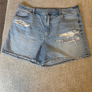 American Eagle Highest Rise 90s Boyfriend Short - size 16